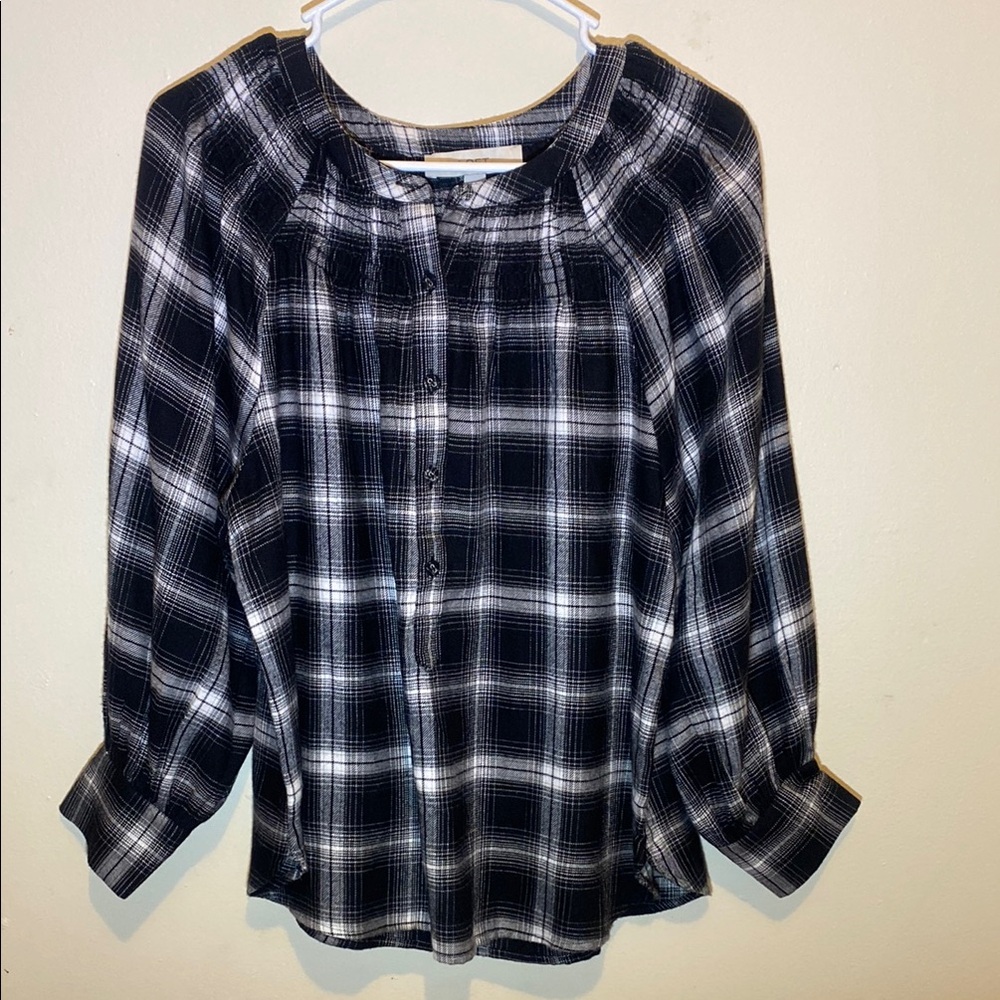 Black and White Cuffed Sleeve Blouse with Bib Collar